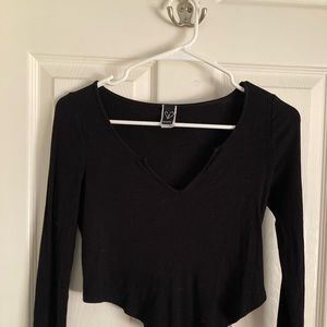 Long sleeve black crop top